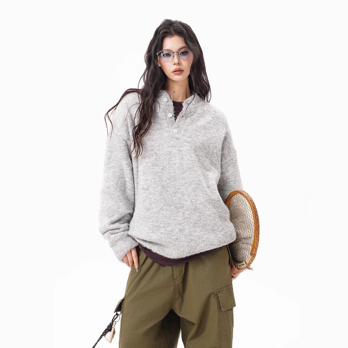 CLOUD Fuzzy Button Pullover