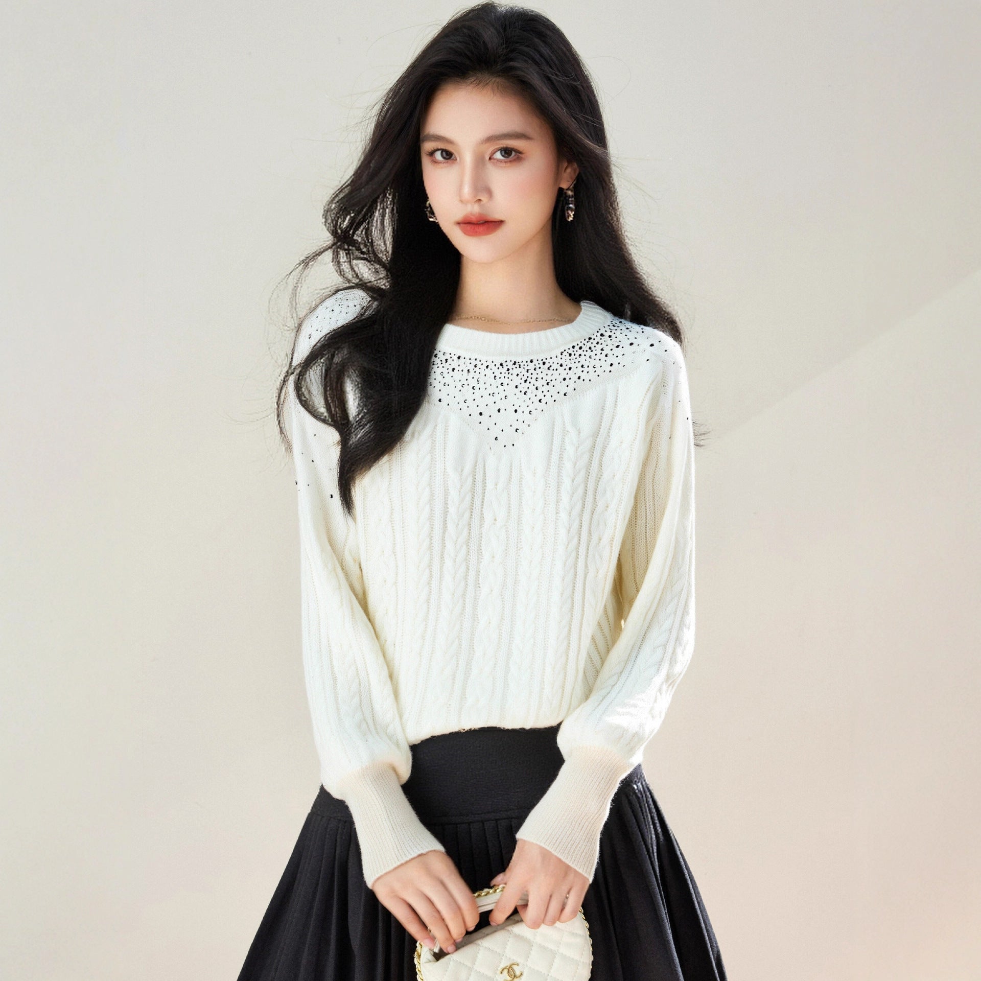 ELEGANCE PEARL – Chic Embellished Knit Sweater